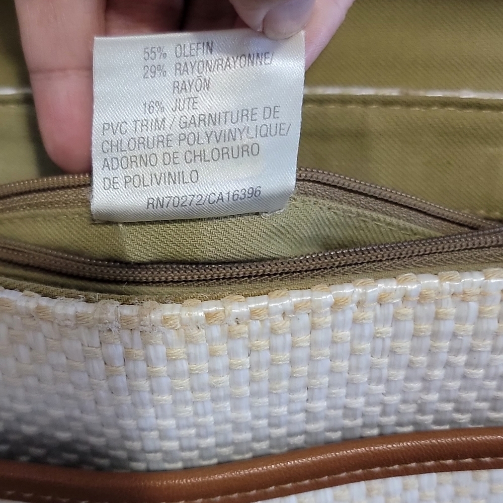 ❤️Liz Claiborne  Cross Body - Picture 4 of 13